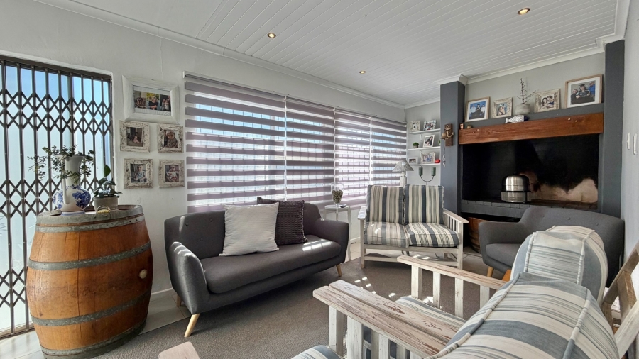 5 Bedroom Property for Sale in Winslow Western Cape